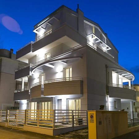 Aparthotel Residenza Riva Azzurra Rimini Esterno foto