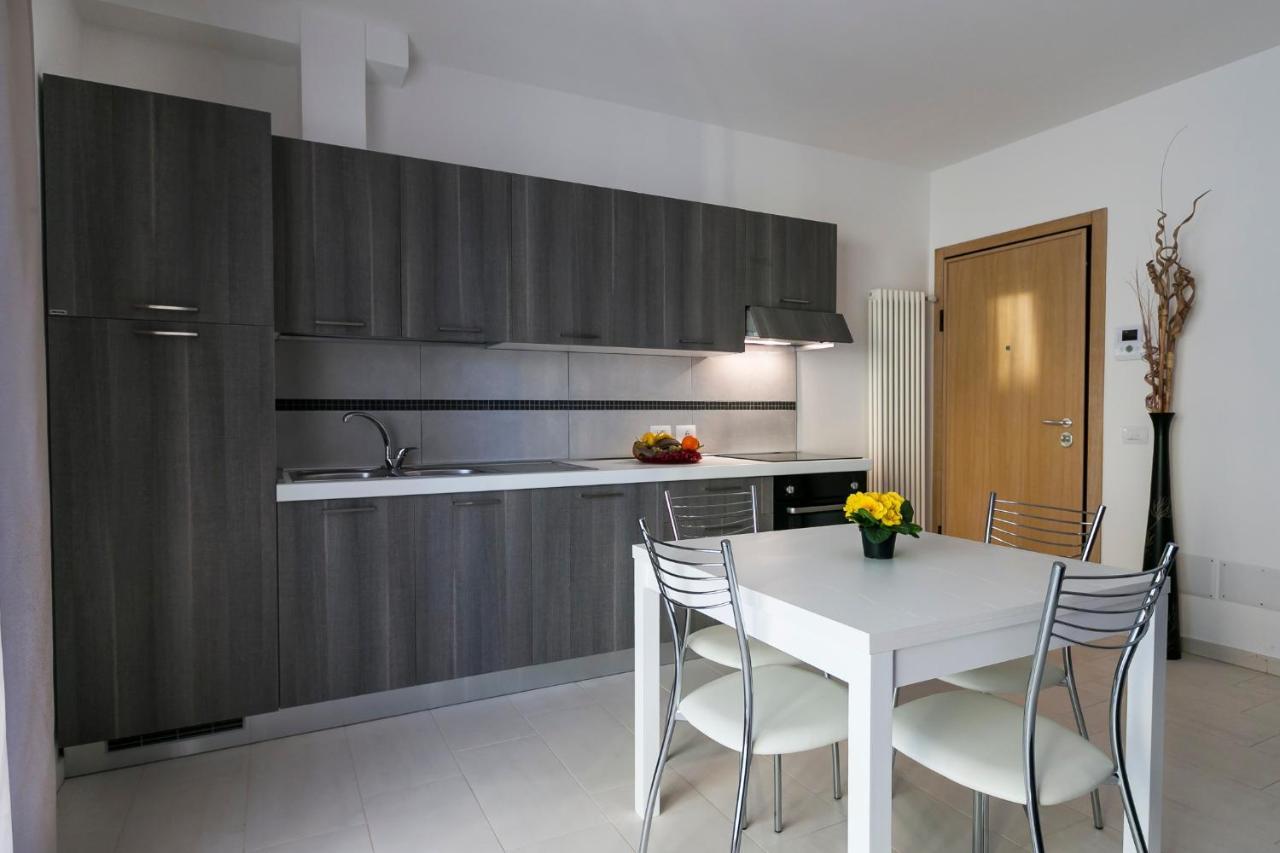 Aparthotel Residenza Riva Azzurra Rimini Esterno foto