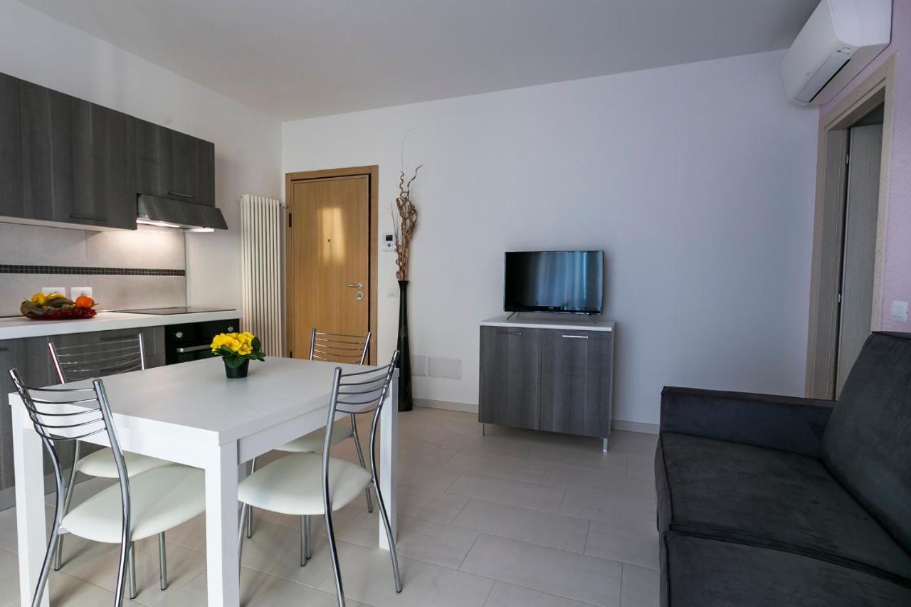 Aparthotel Residenza Riva Azzurra Rimini Esterno foto