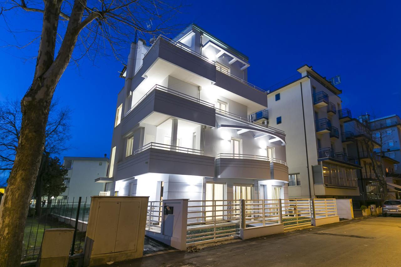 Aparthotel Residenza Riva Azzurra Rimini Esterno foto