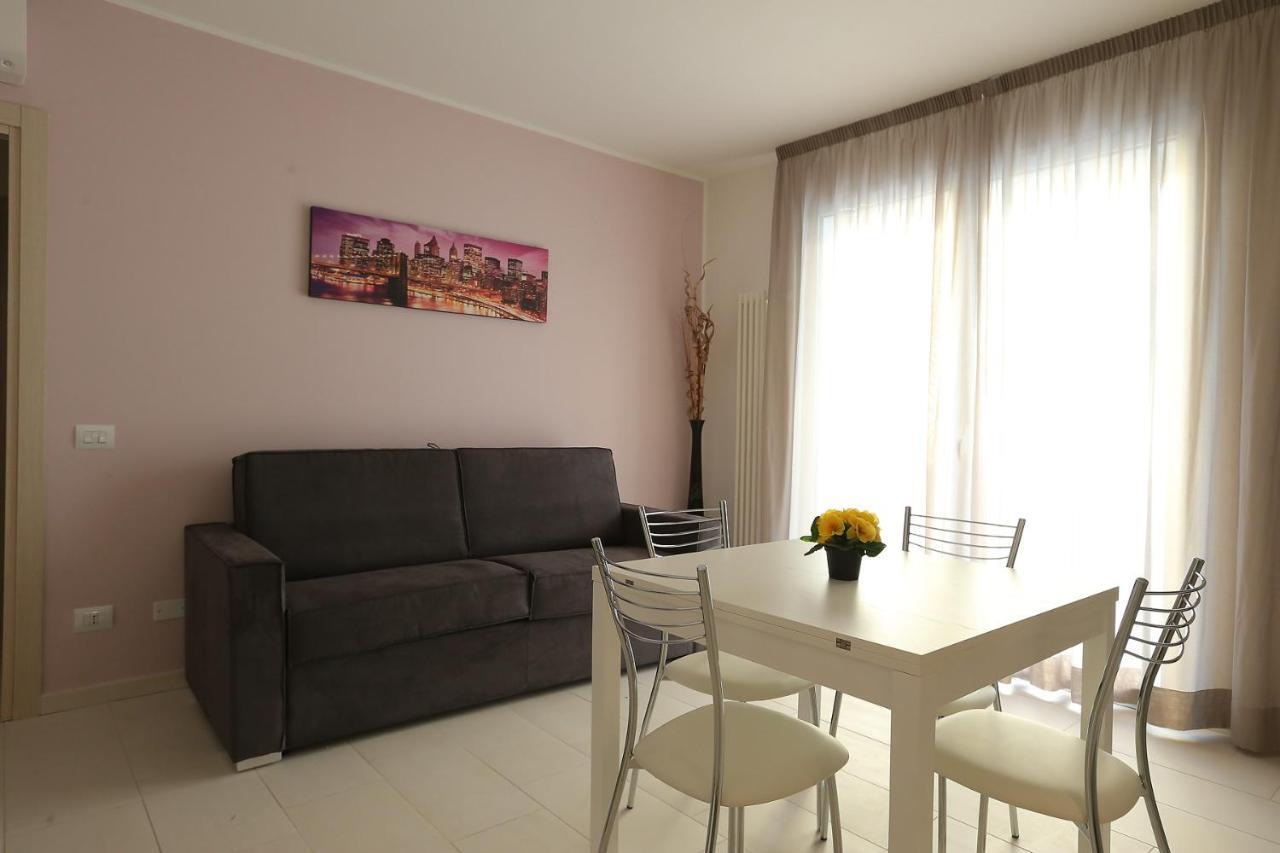 Aparthotel Residenza Riva Azzurra Rimini Camera foto